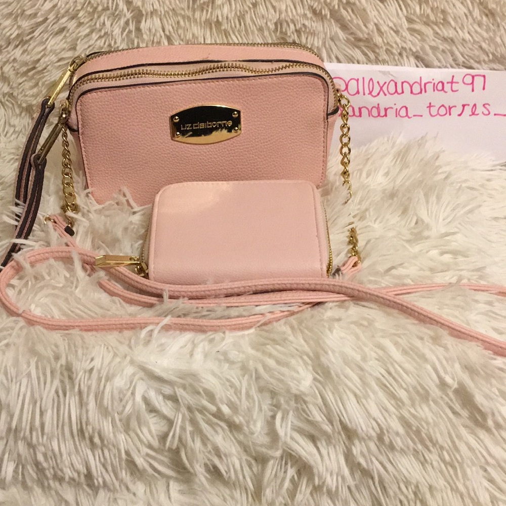 ❌SOLD❌ 💕Crossbody Purse WITH Matching Wallet💕